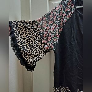 1XL Umgee Leopard & Floral Print Blouse - Bell Sleeve - Rare, Hard to Find